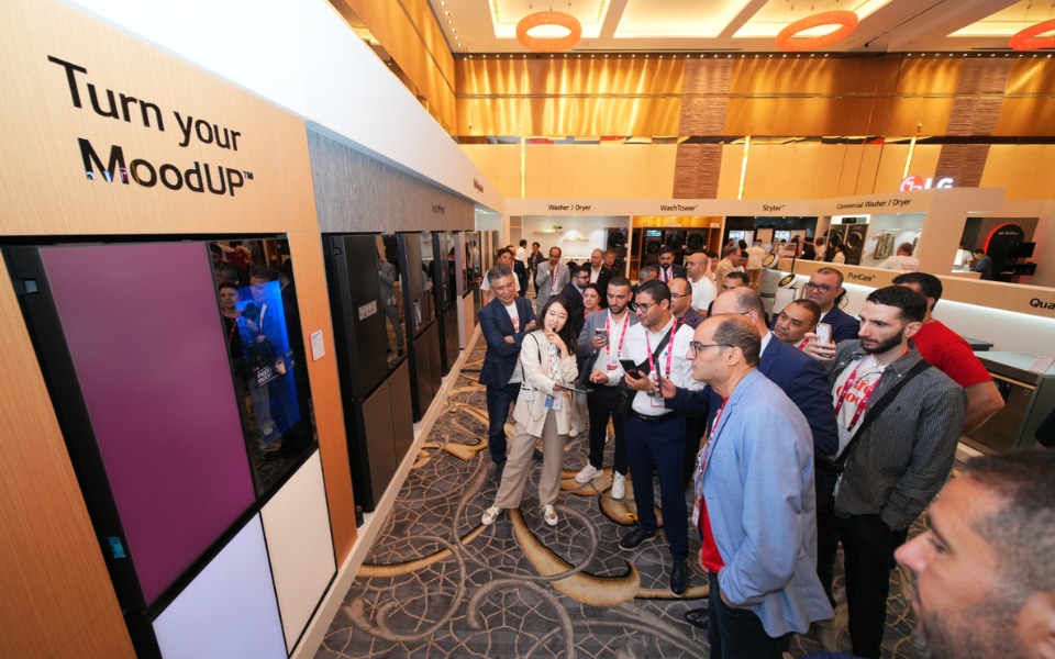 LG Showcase MoodUp Refrigerator